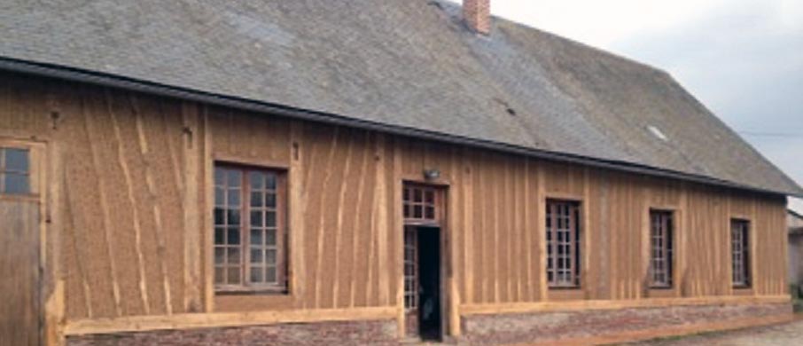 Maison rénovée en torchis